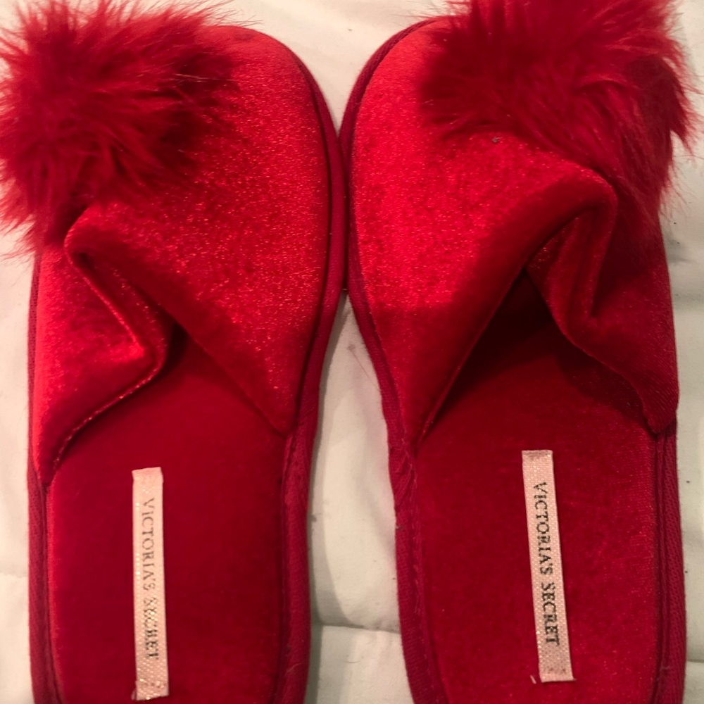 Slippers - Picture 2 of 3
